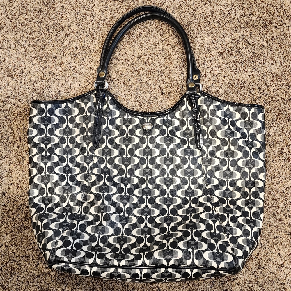 Stylish Black and White COACH Dream Tote Bag
